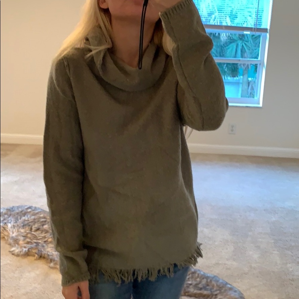 Beachlaunchlounge sweater size L